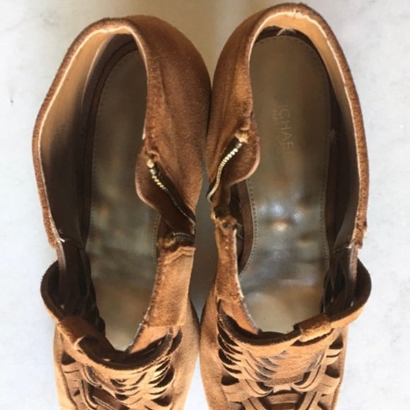 Michael Kors tan acorn ankle boots / open toe shoe - Picture 7 of 8